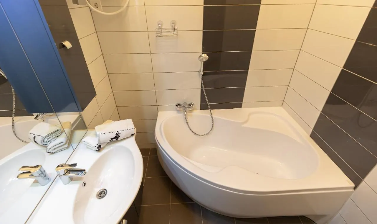 Wiky'S Apartman With 3Bathrooms بودابست شقة