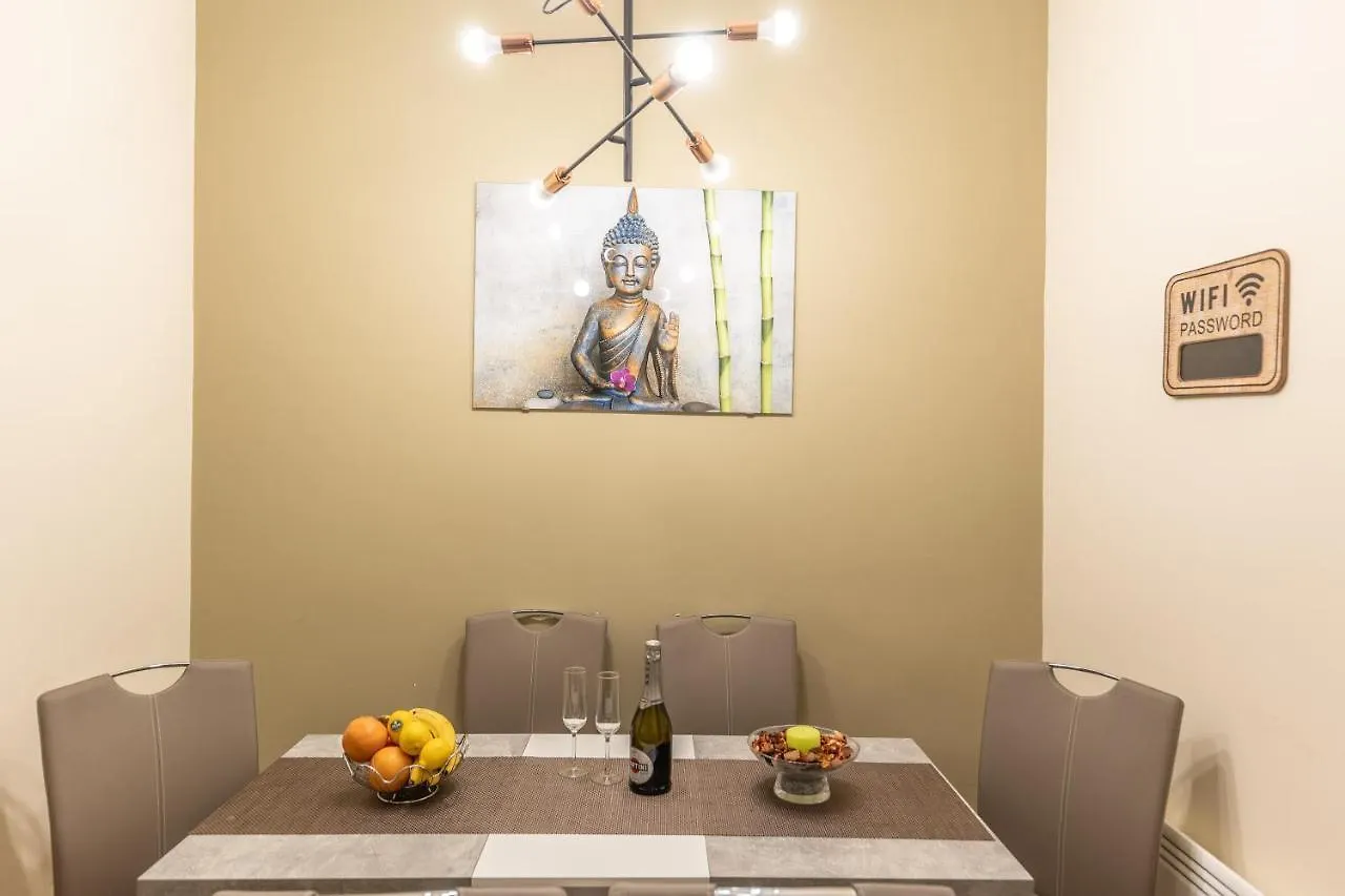 Wiky'S Apartman With 3Bathrooms بودابست